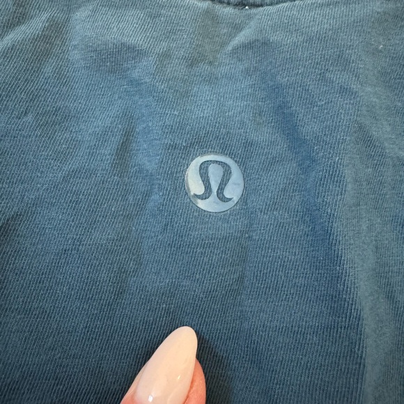 Lululemon Love Tee II Curved Hem Teal Green Blue V Neck Size 8 - Picture 5 of 5